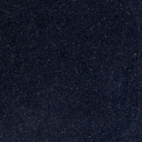 MU-A(エムユーエー)<br />原産地：カルナタカ州<br />特徴：インドの西海岸で取れる黒。<br />インドの黒の中でも黒味が強く艶ものる石です。